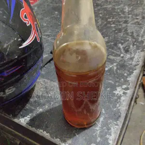 সুন্দর বনের খাটি মধু বিক্রি করা হবে কারো প্রয়োজন হলে নিতে পারেন এক।