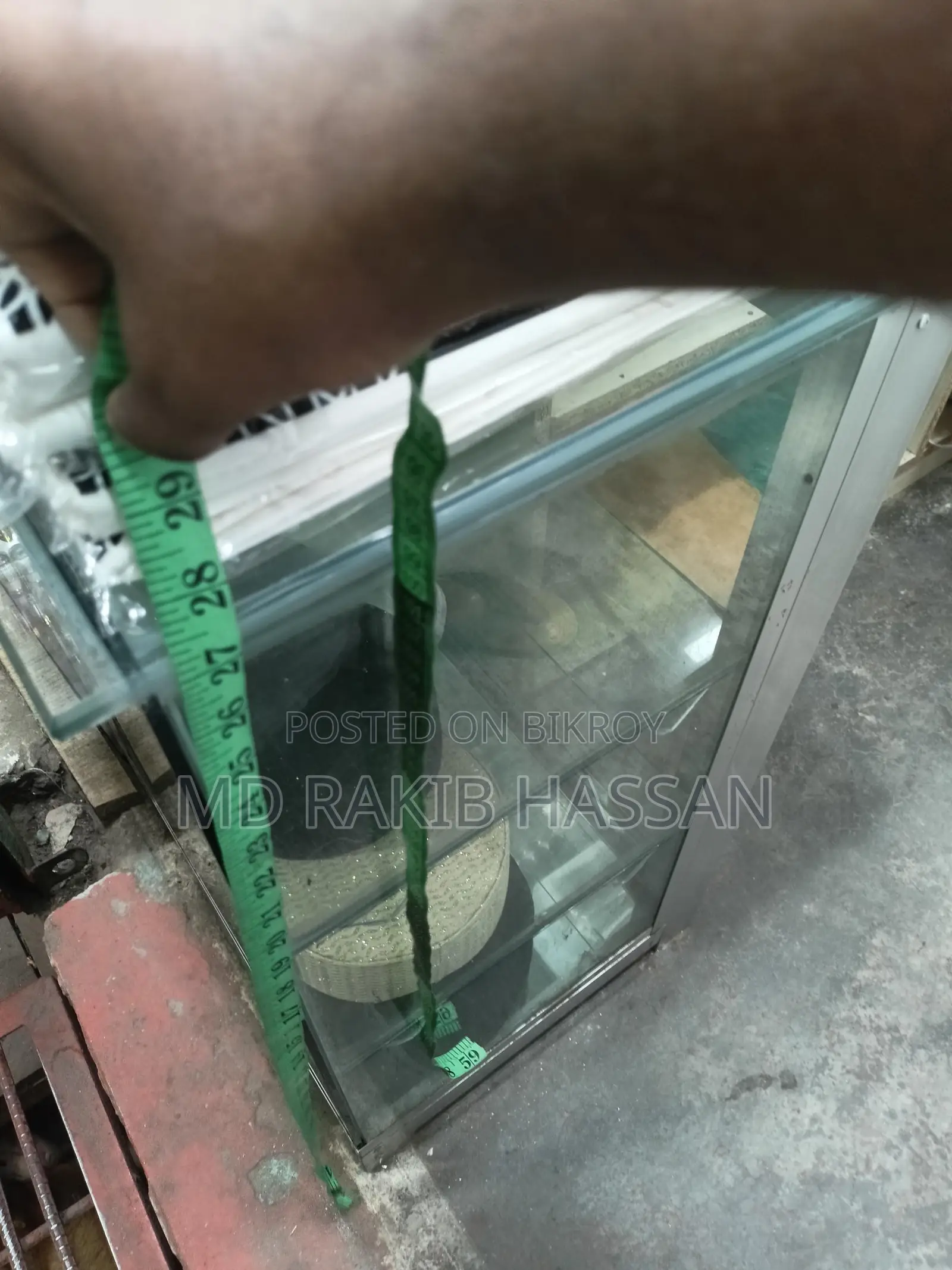 দোকানের সামনে রাখার ডেক্স