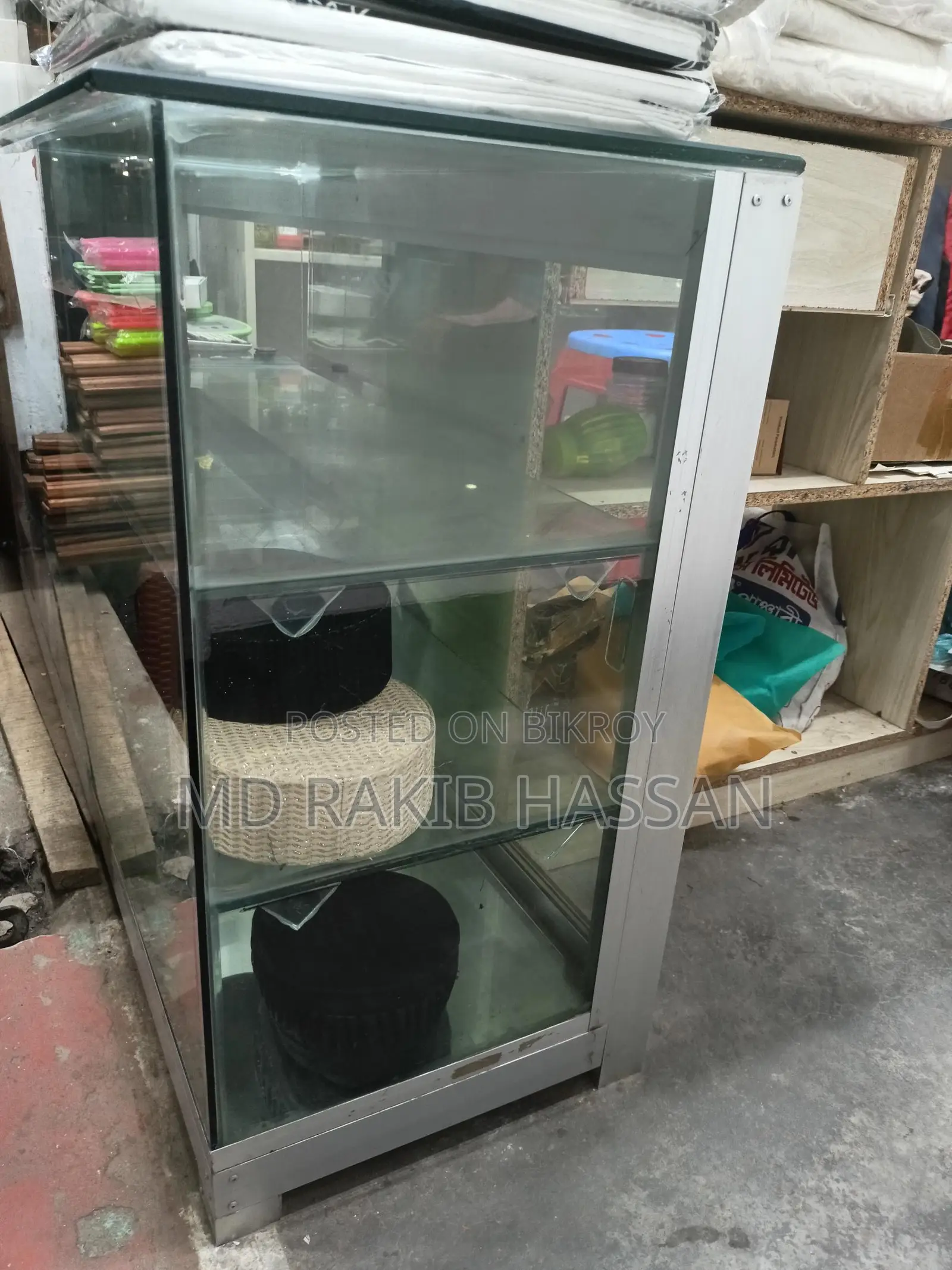 দোকানের সামনে রাখার ডেক্স