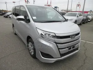 Toyota Noah X 2021