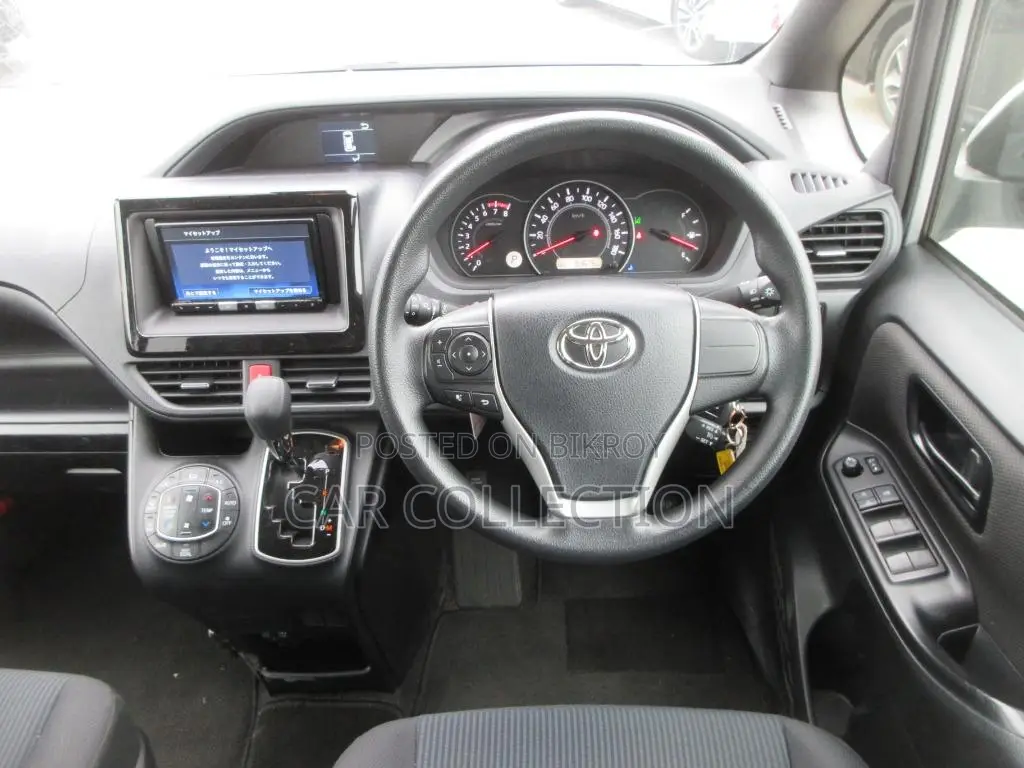 Toyota Noah X 2021