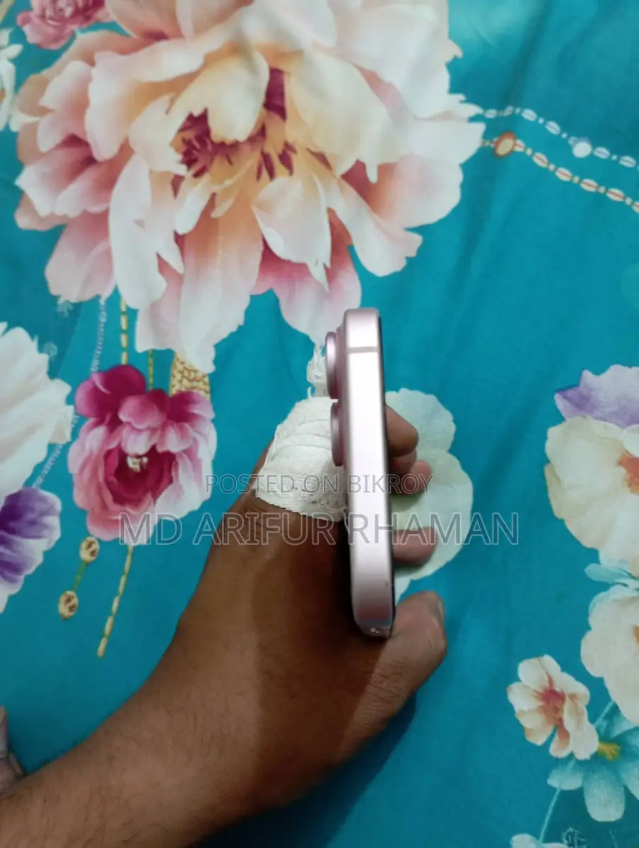 Apple iPhone 15 (Used)