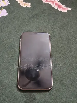 Apple iPhone 11 . (Used)