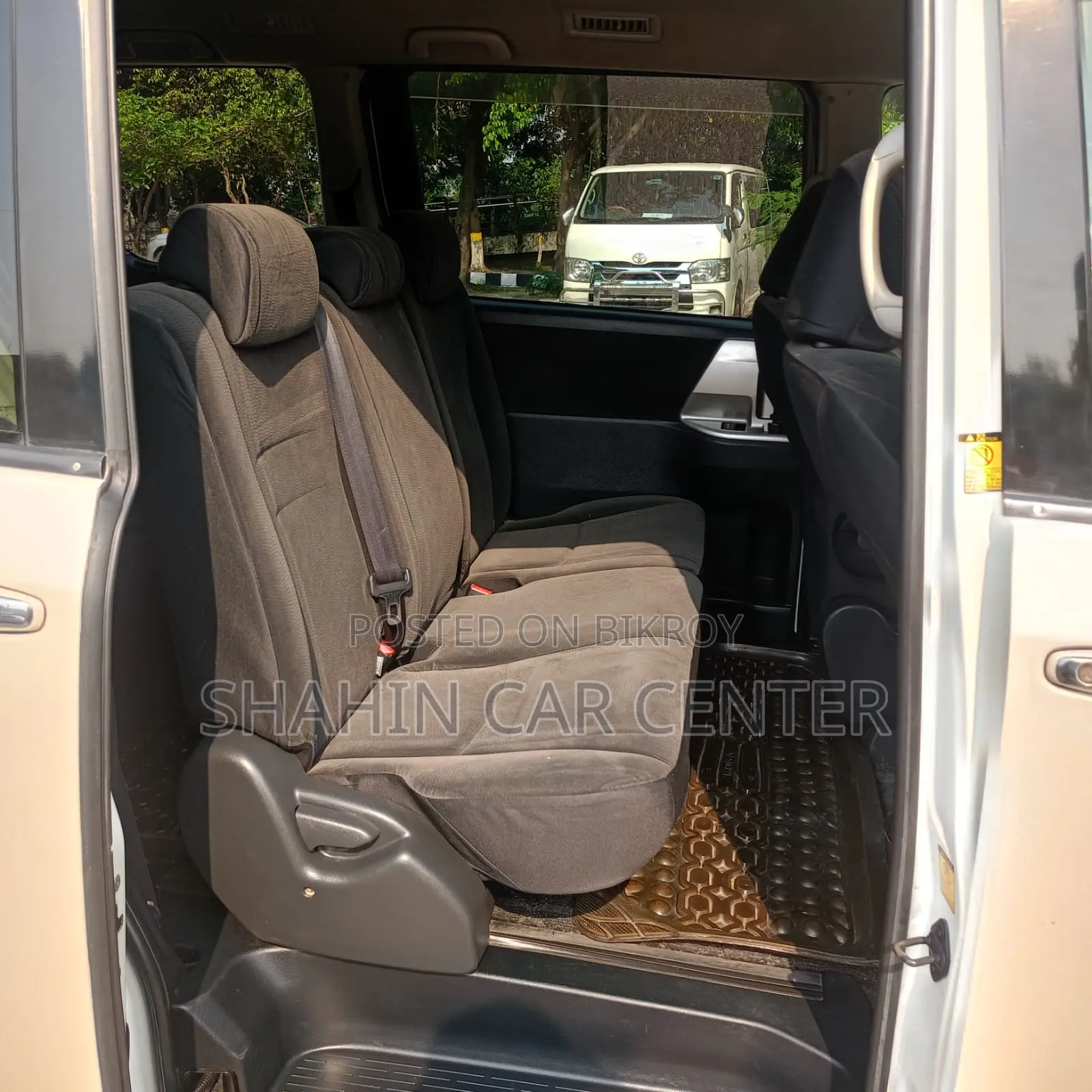 Toyota Noah Push Start 2011