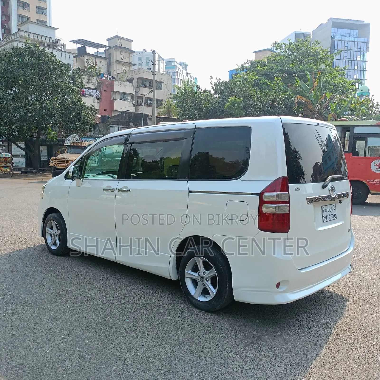 Toyota Noah Push Start 2011