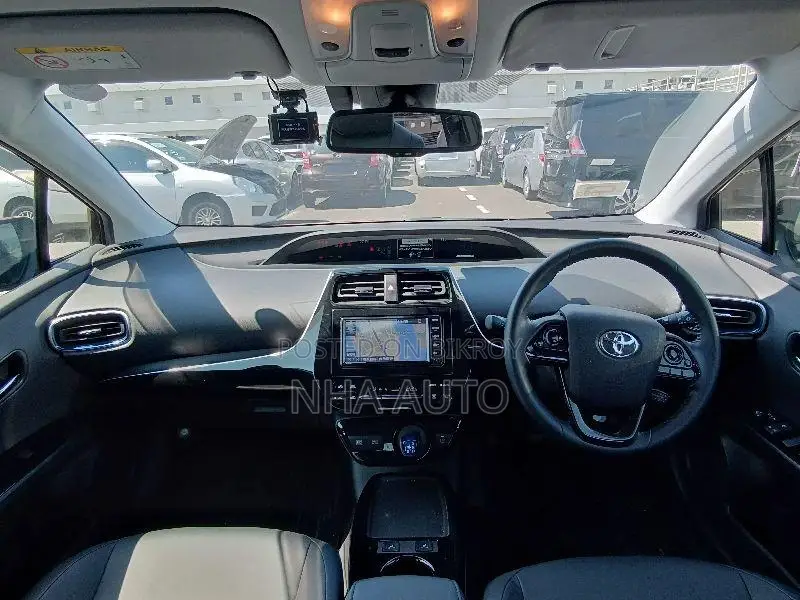 Toyota Prius A TOURING 2021