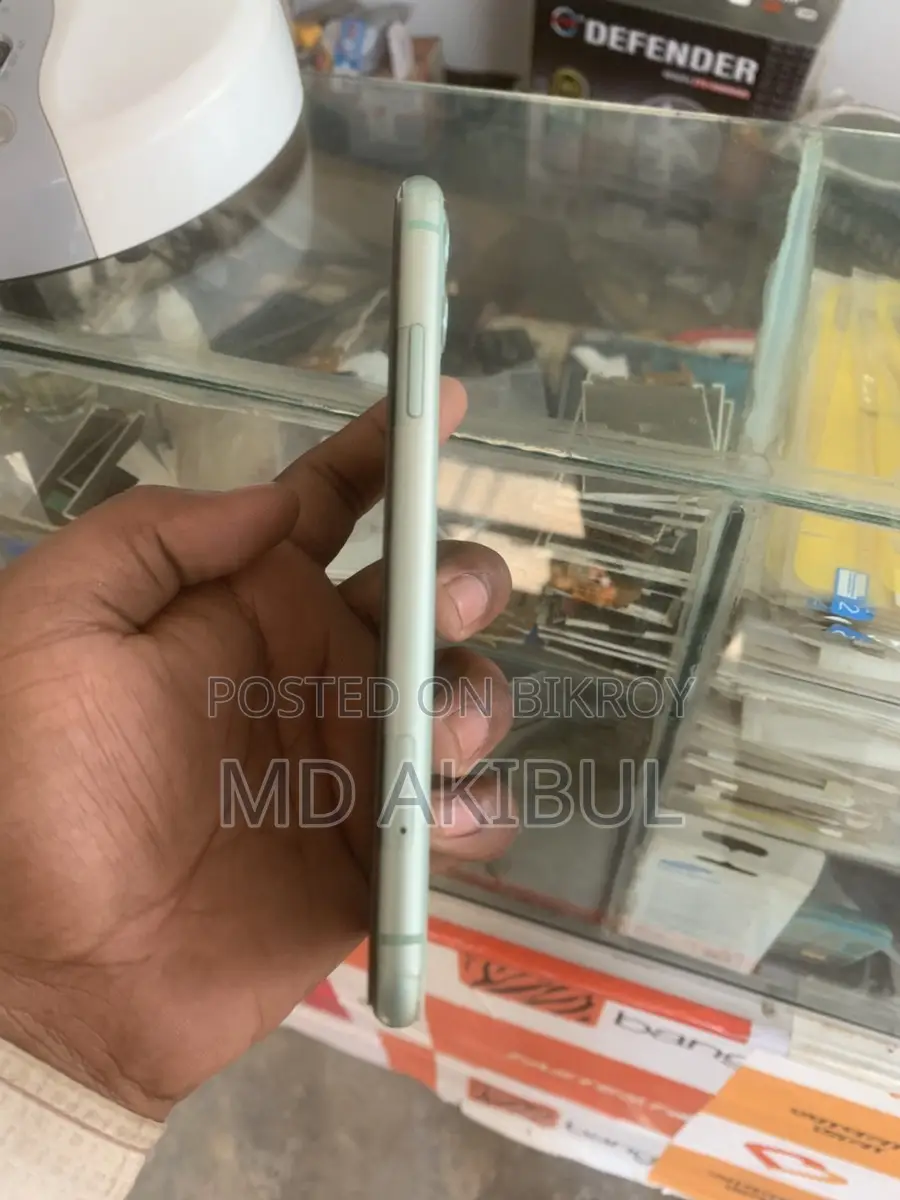 Apple iPhone 11 (Used)