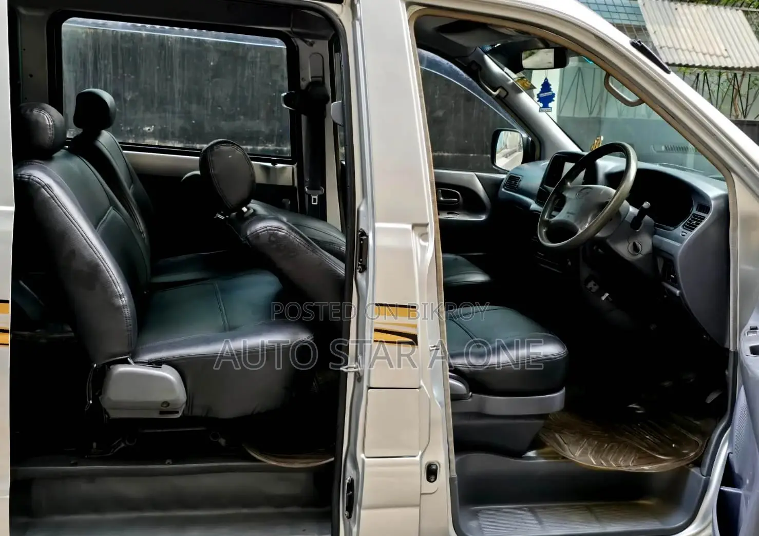 Toyota Noah KR42 5Door Dx Cng 2005