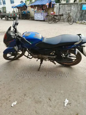 Bajaj Pulsar 150 . 2012