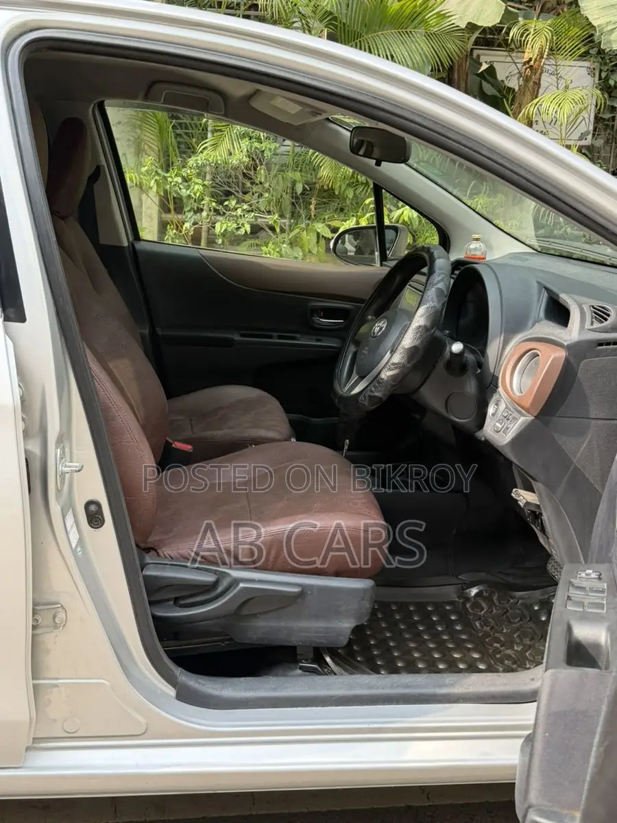 Toyota Vitz Japan 2012