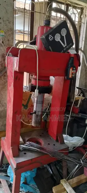 Hydraulic press machine