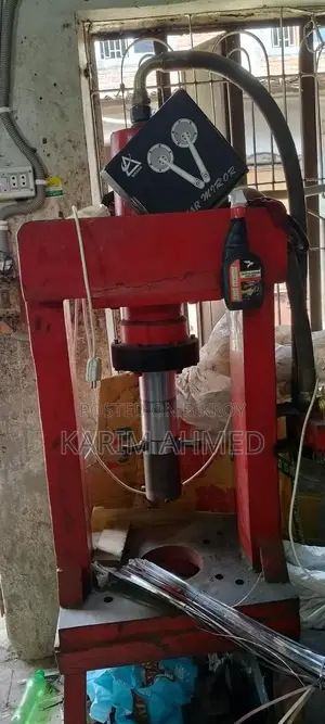 Hydraulic press machine