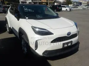 Toyota Yaris Cross G PKG PEARL/BLACK 2021