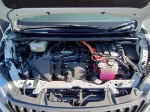 Toyota Esquire Hybrid Gi Premium 2021