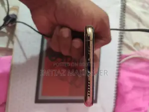 Apple iPhone XS (Used)