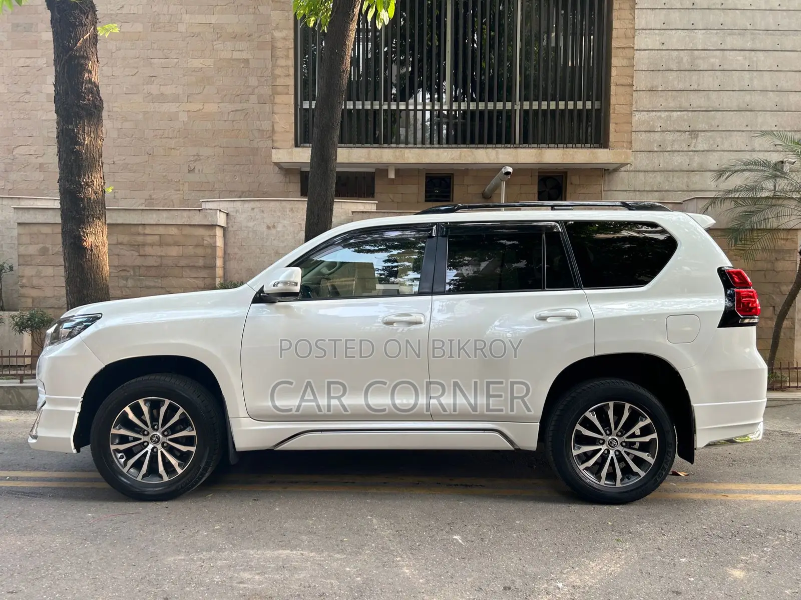 Toyota Land Cruiser Prado 2021 Pearl