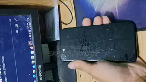 Apple iPhone 7 . (Used)