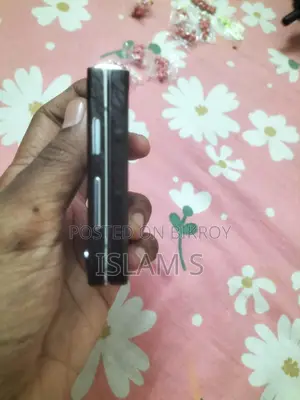 Samsung Galaxy Z Flip 5 (Used)