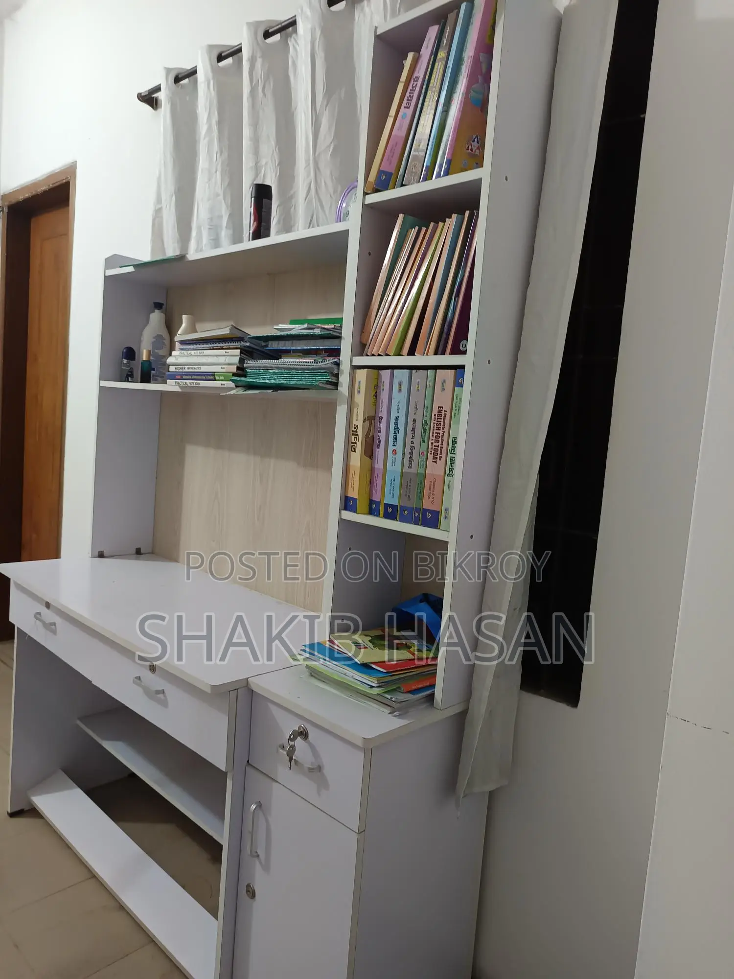 White Partex Table