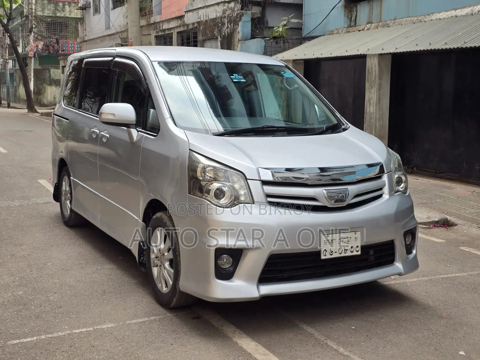 Toyota Noah Si Octane Push 2009