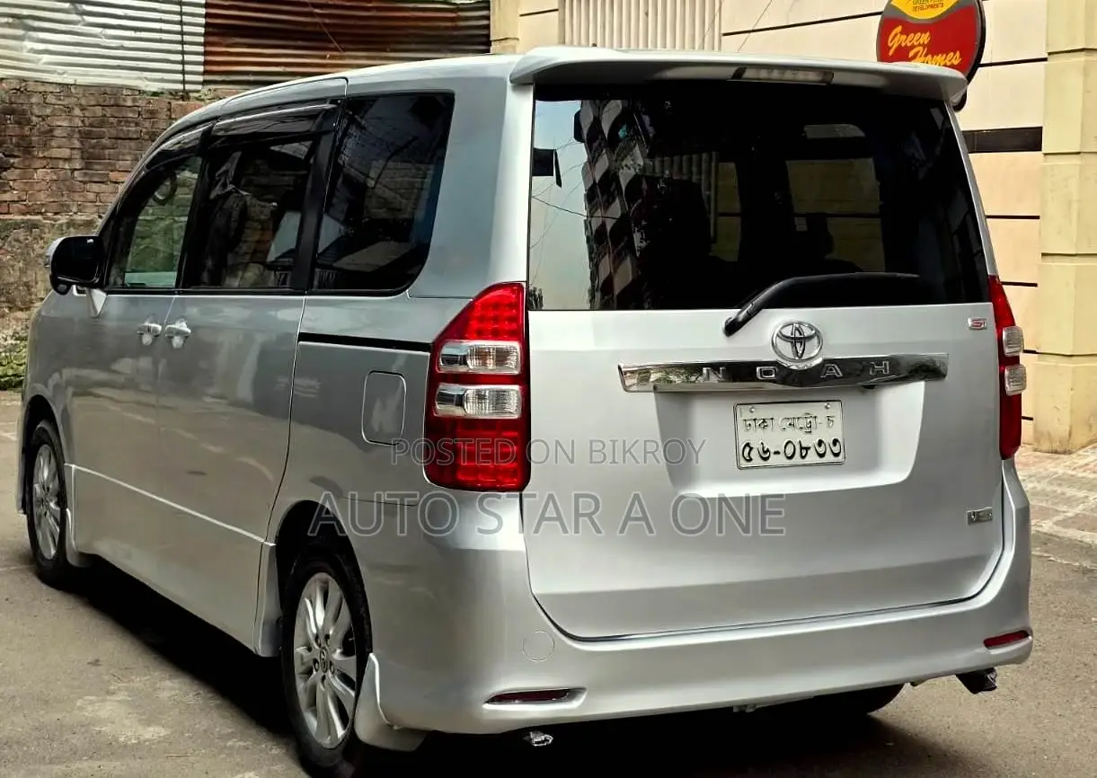 Toyota Noah Si Octane Push 2009