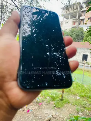 Apple iPhone 11 (Used)