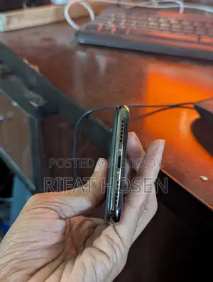 Apple iPhone X (Used)
