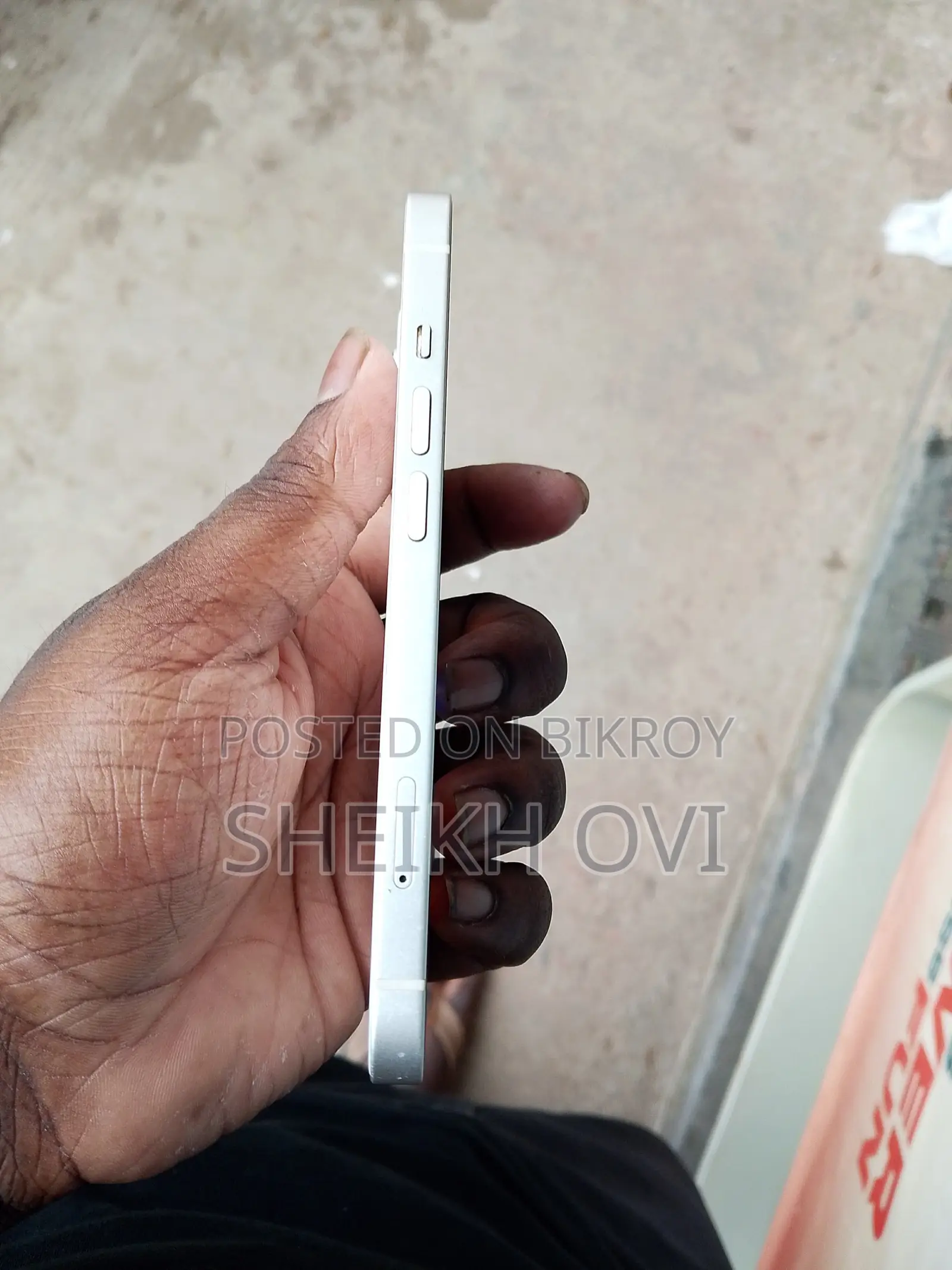 Apple iPhone 14 (Used)