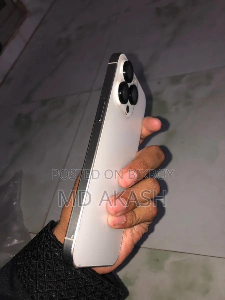 Apple iPhone 15 pro max . (Used)