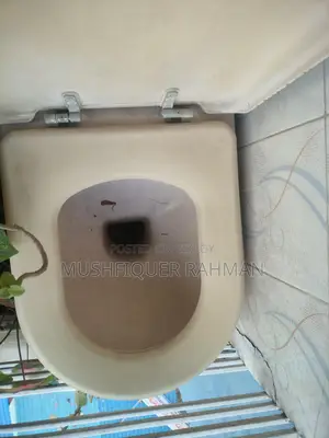 ভাঙা কমোড বিক্রির জন্য