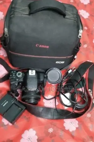মেমোরি নাই ব্যাগ চার্জার পেনড্রাইব আছে