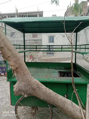 একটি চটপটি ফুচকার গাড়ি বিক্রি হবে