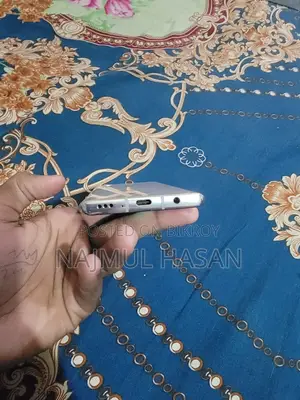 LG Velvet 5G . (Used)