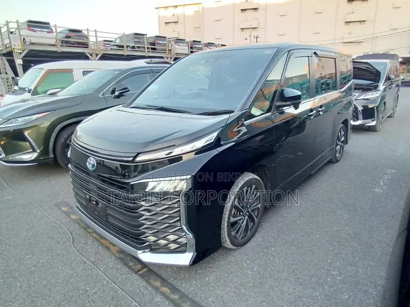 Toyota Voxy Hybrid S-Z 2023