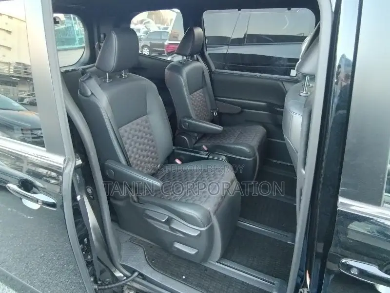 Toyota Voxy Hybrid S-Z 2023
