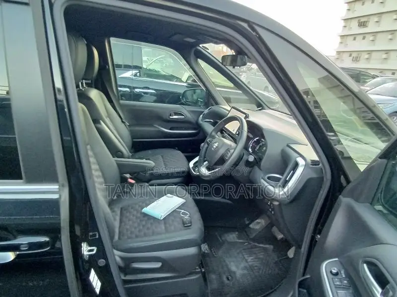 Toyota Voxy Hybrid S-Z 2023