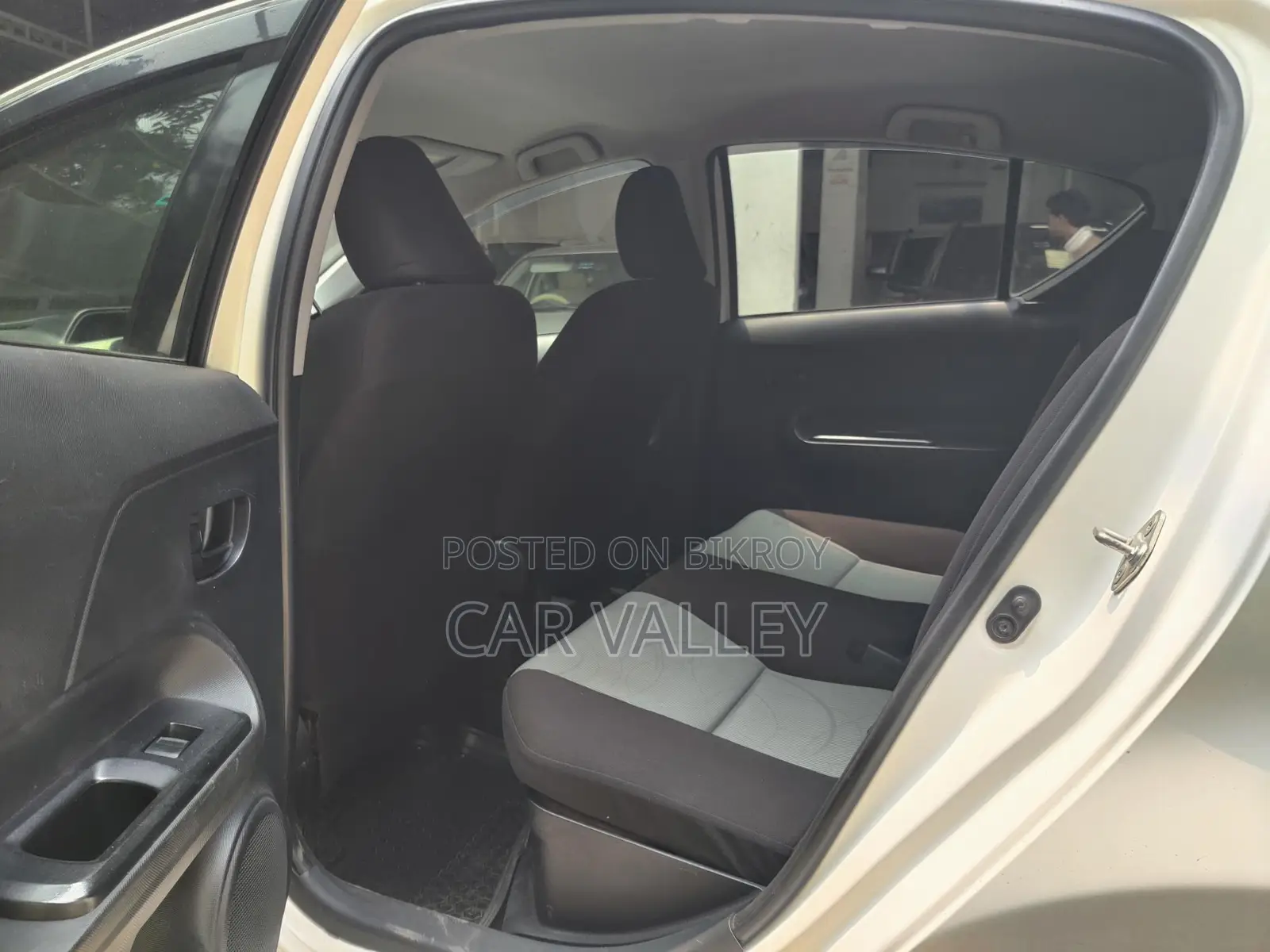 Toyota Aqua Urgent 2013