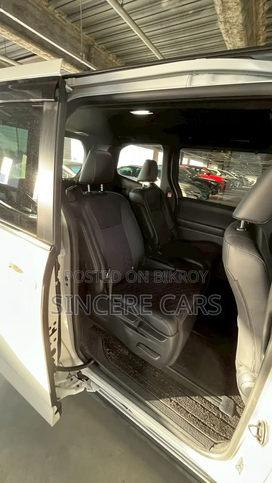 Toyota Voxy SZ HYB 40000KM 2022