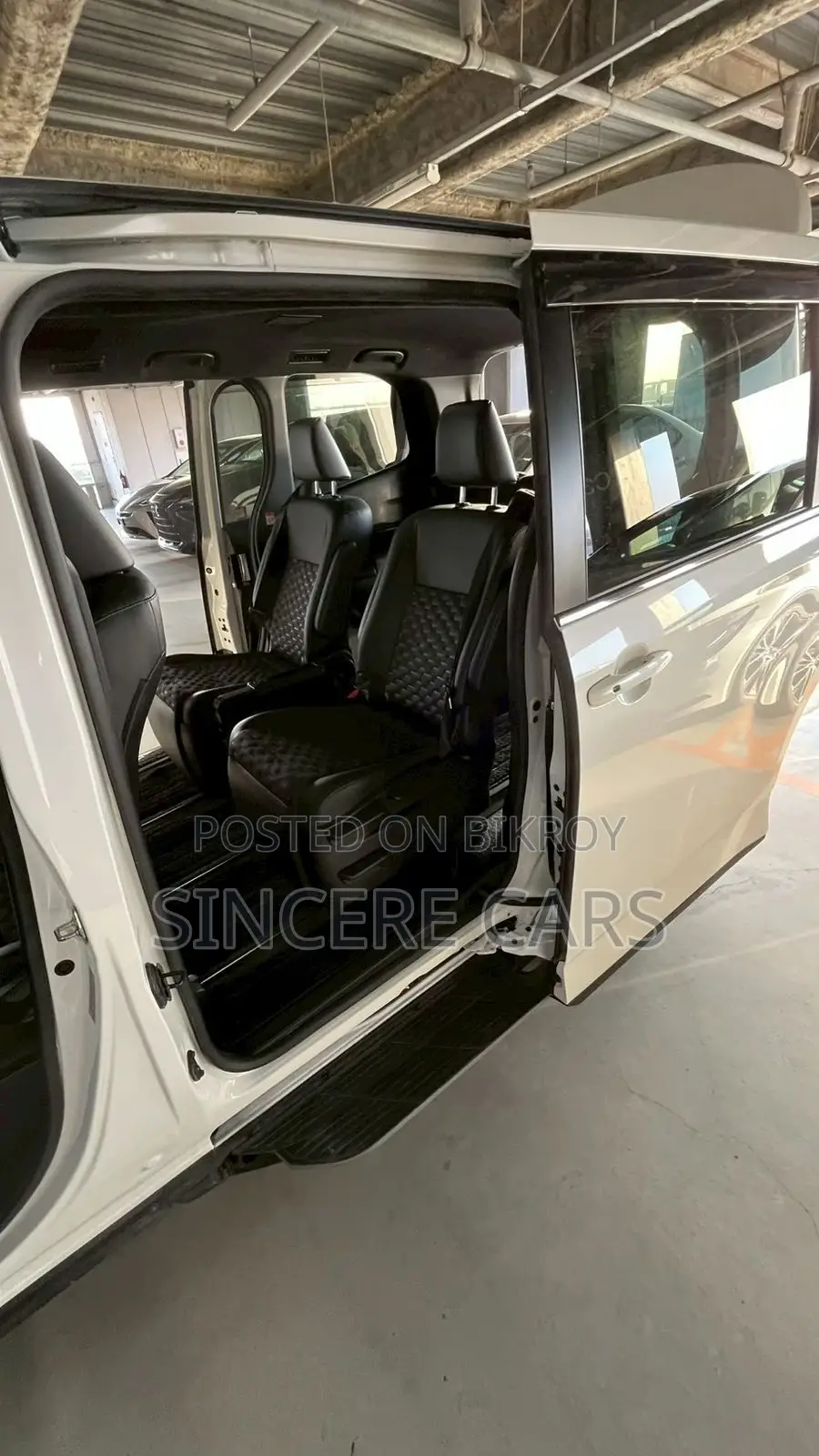 Toyota Voxy SZ HYB 40000KM 2022