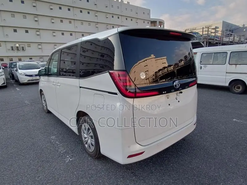 Toyota Noah S-G 2022