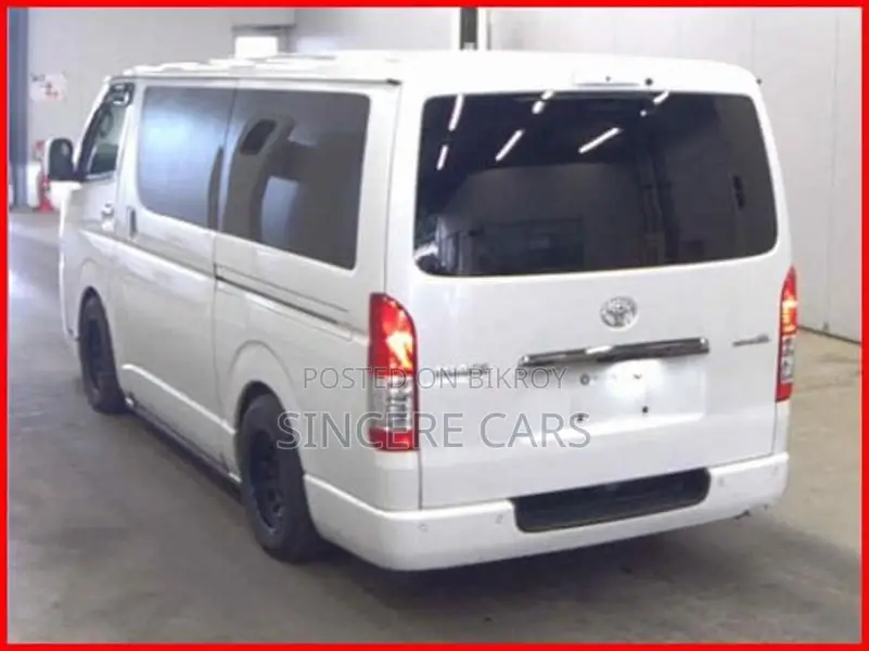 Toyota Hiace SUPER GL DARK PR 2DP 2021