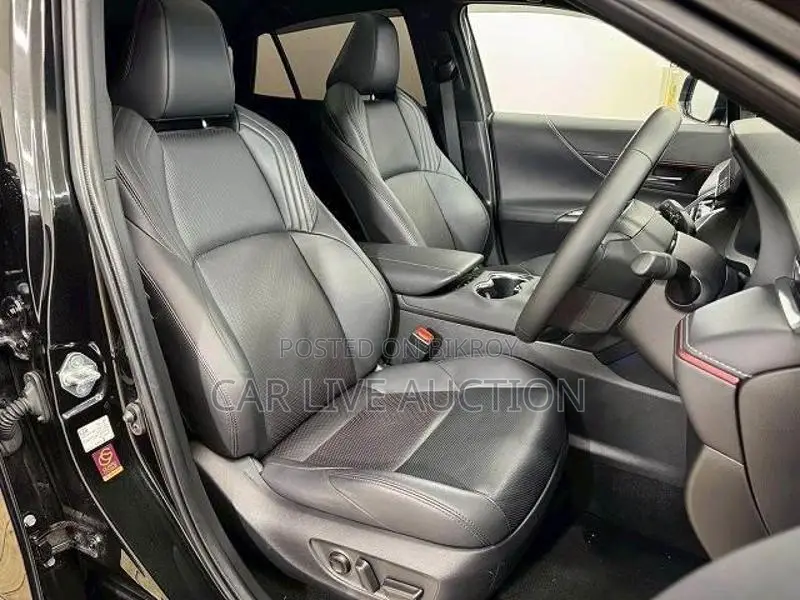 Toyota Harrier PHEV G 2022