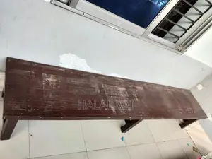 বসার কাঠের ব্যাঞ্চ