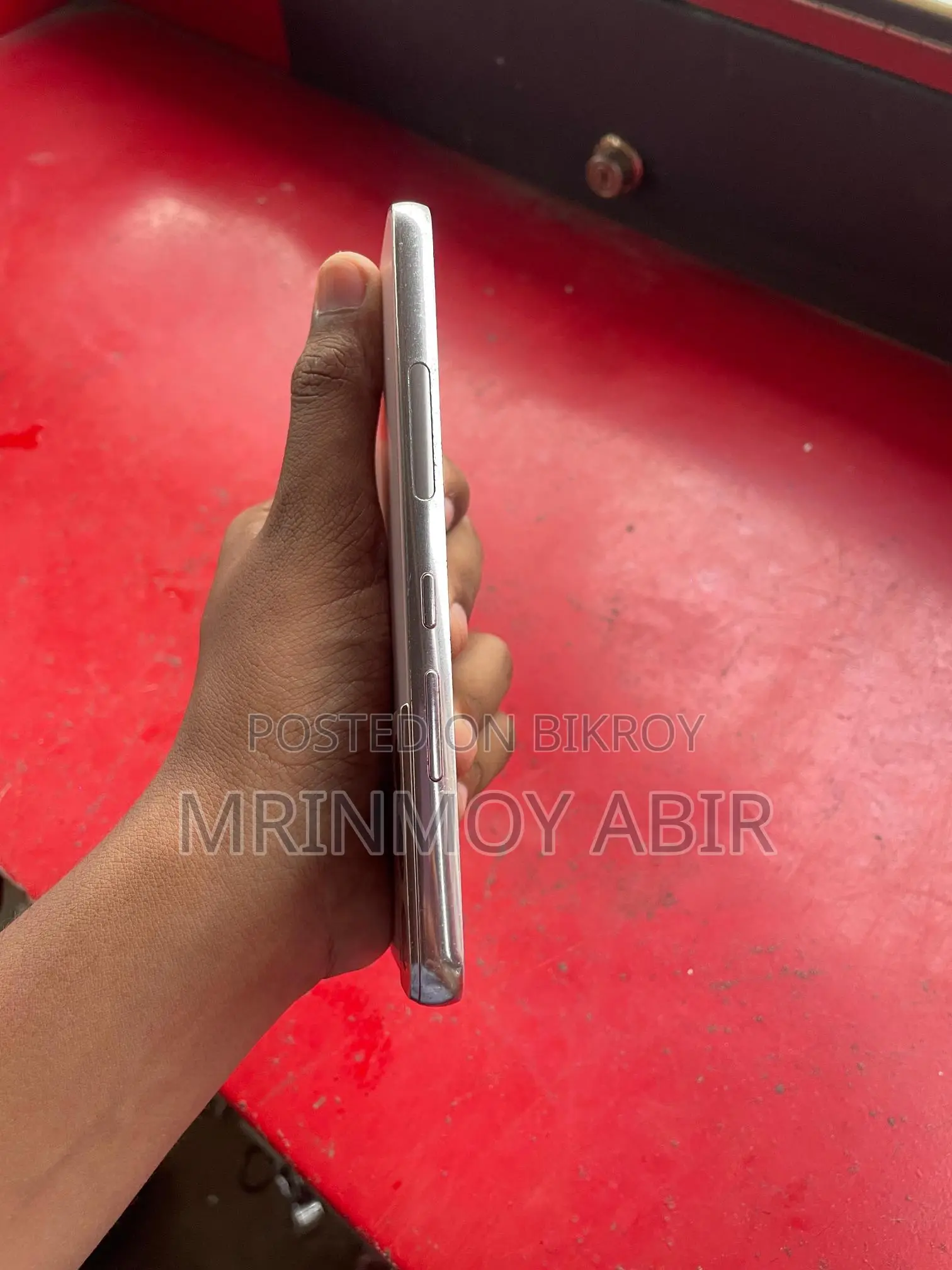 Samsung Galaxy S22 (Used)