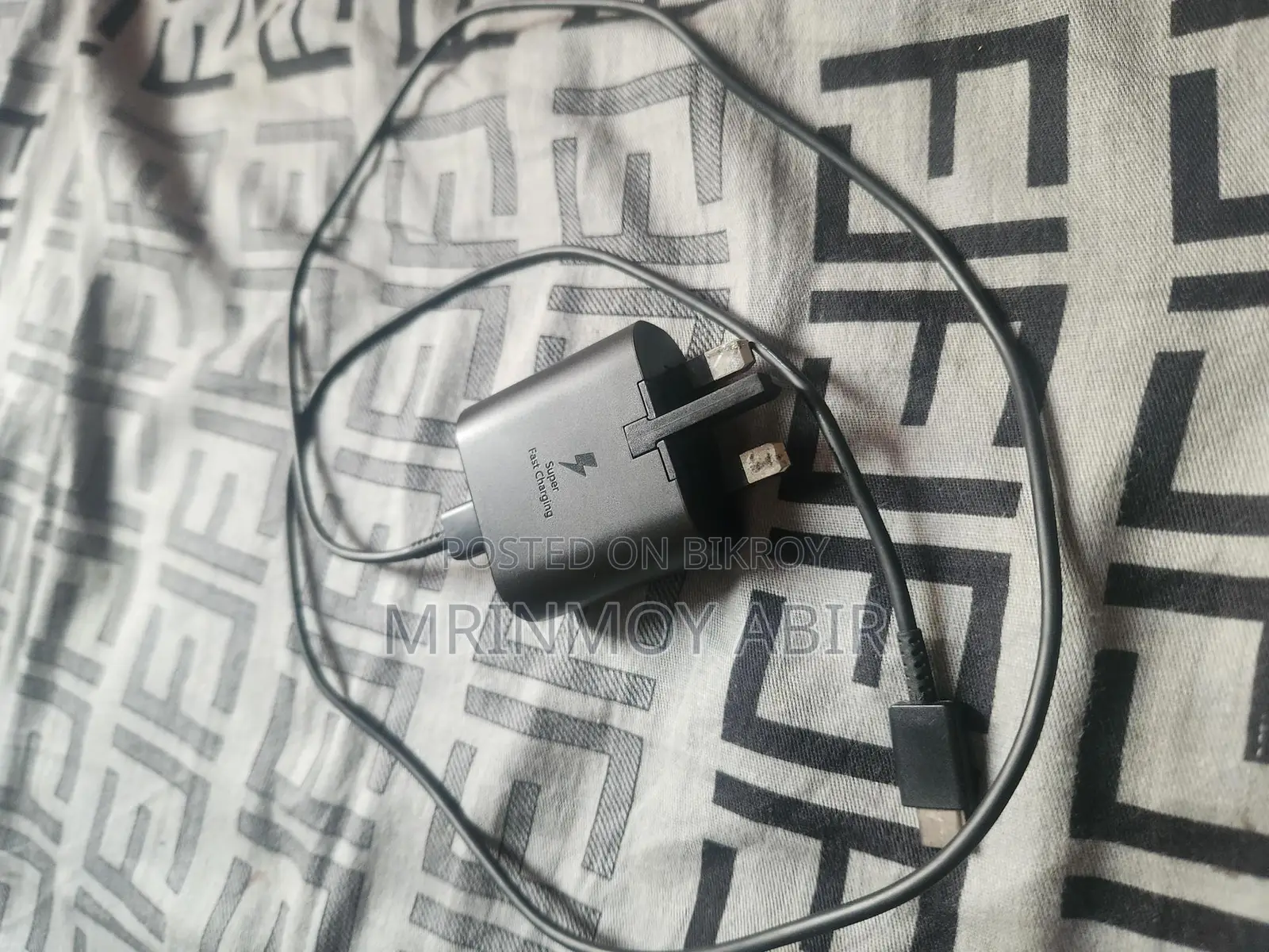 Samsung Galaxy S22 (Used)