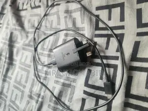 Samsung Galaxy S22 (Used)