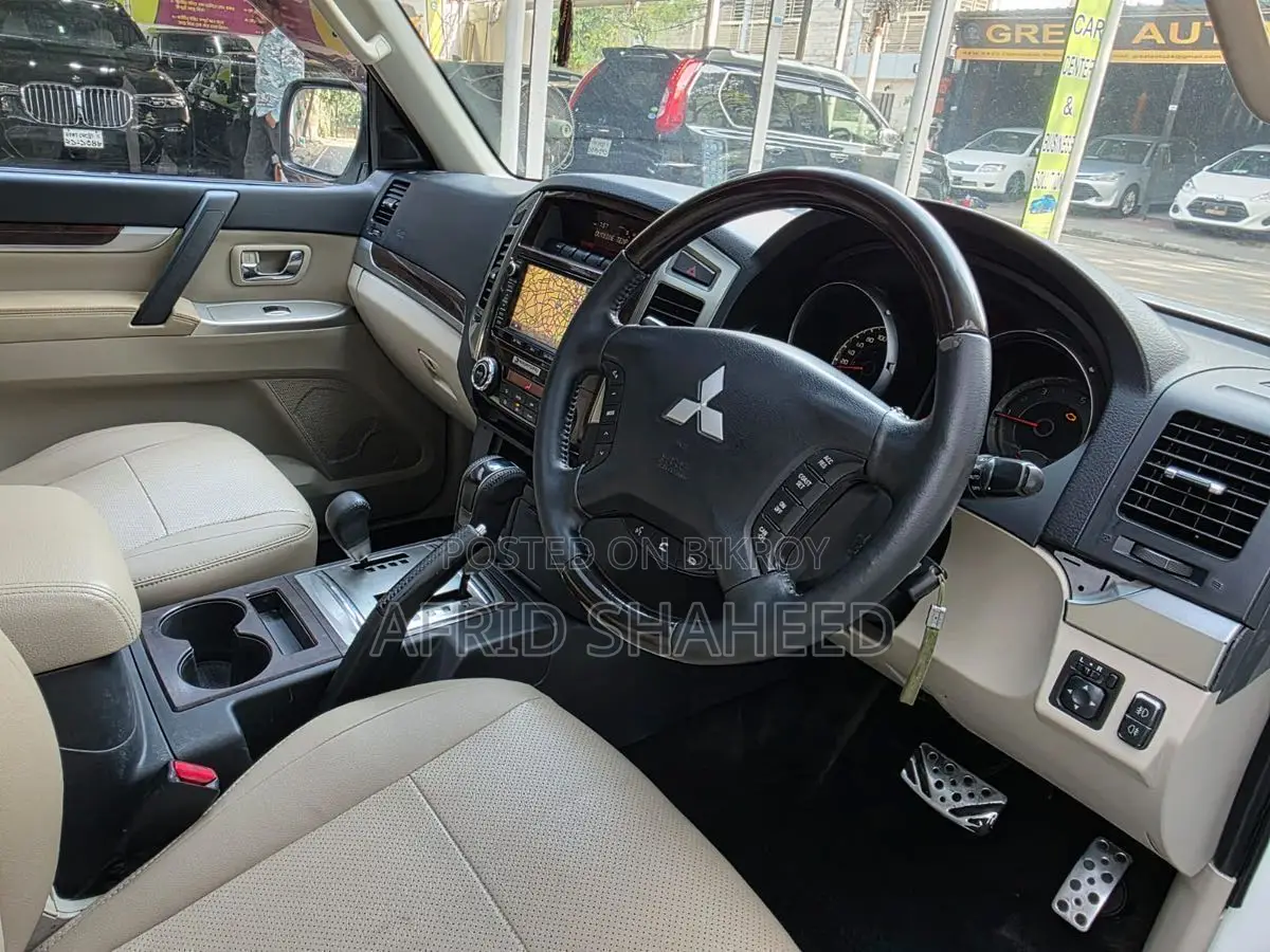 Mitsubishi Pajero 2014