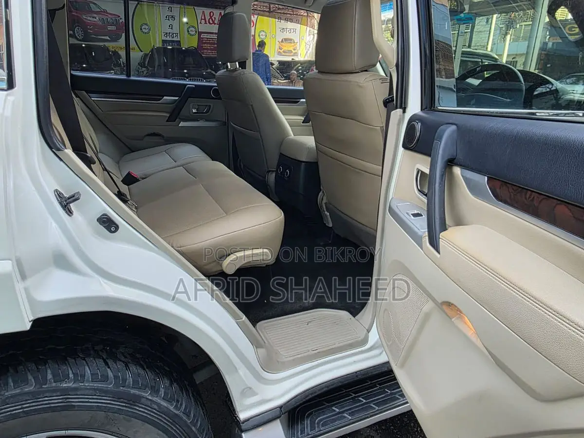 Mitsubishi Pajero 2014