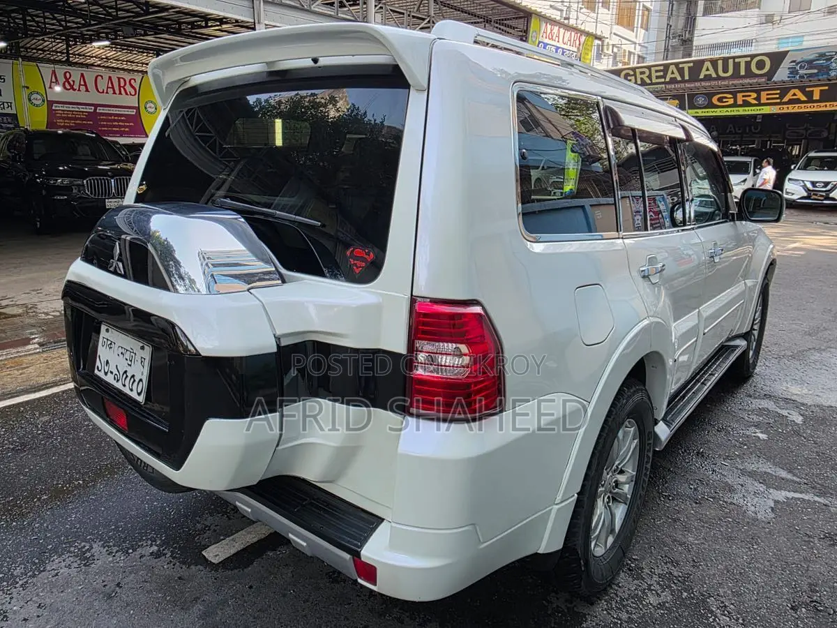 Mitsubishi Pajero 2014