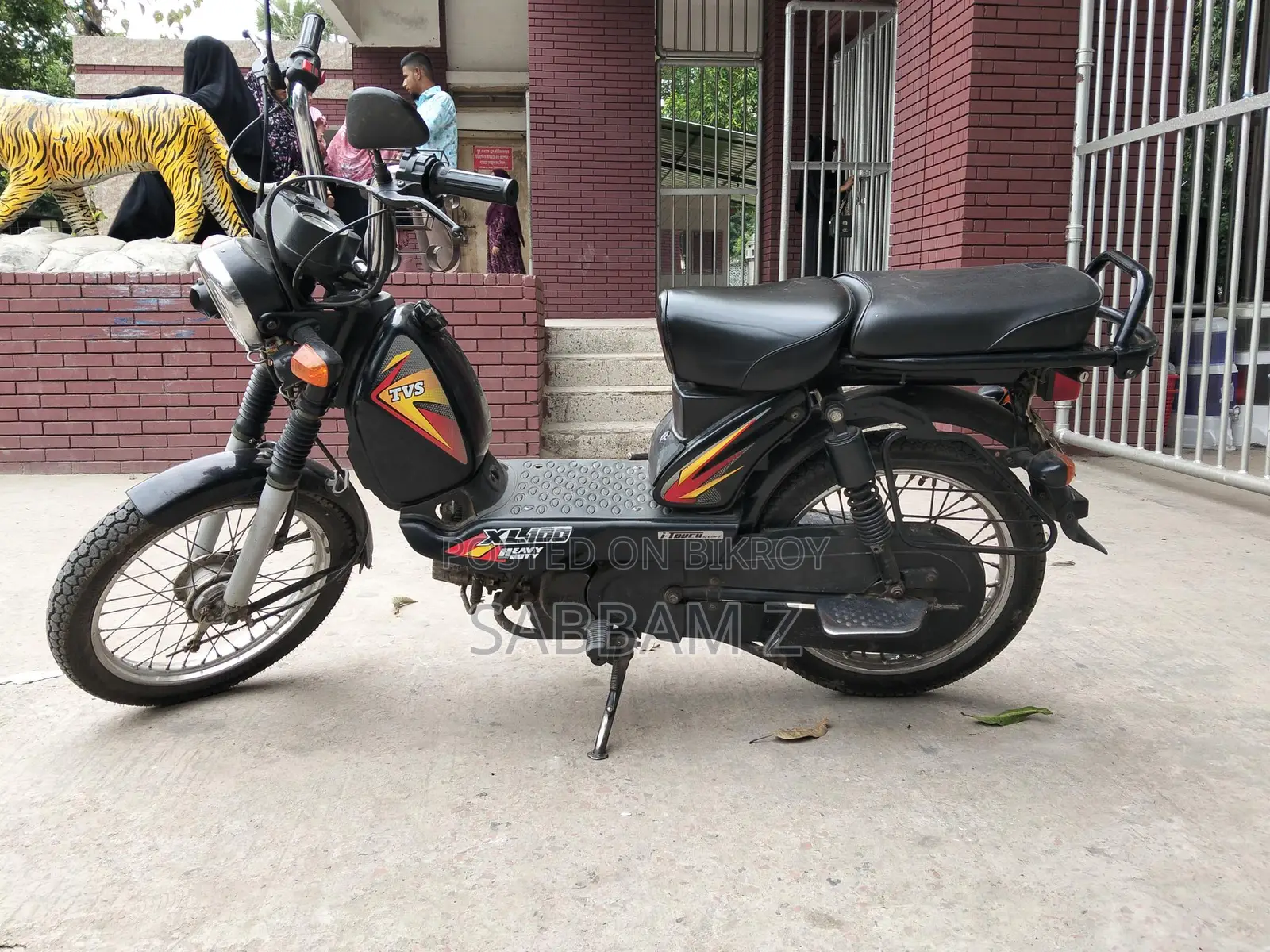 TVS XL 100 . 2023